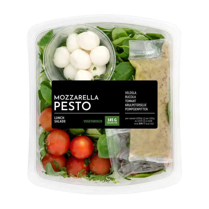 Lunch salade mozzarella pesto